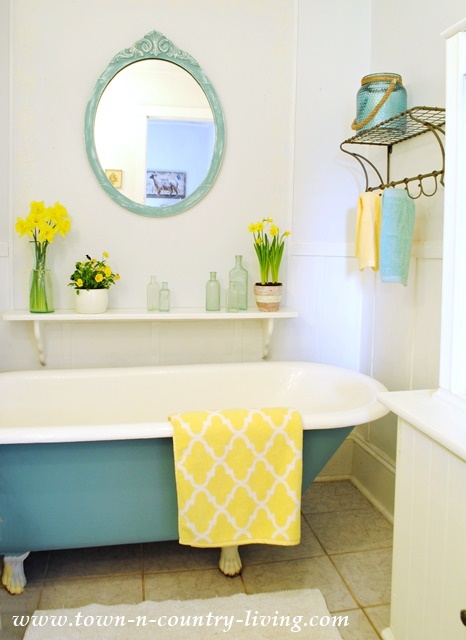 My Painted Claw Foot Tub - Town & Country Living